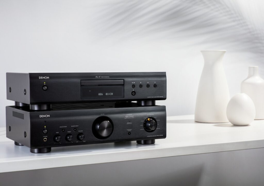 Denon DCD-600NE- built to close the gap 1 DCD-600NE CD Player lifestyle