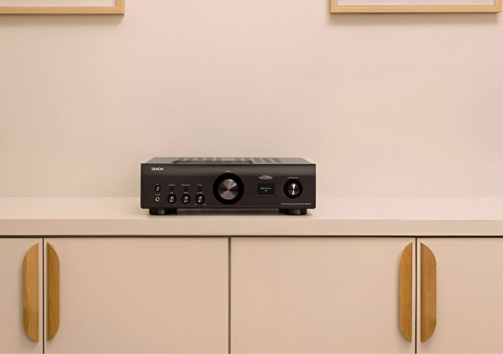 Denon PMA-900HNE Integrated Amplifier: Premium Hi-Fi Performance with Built-In HEOS Streaming 1 Denon PMA-900HNE Front (Black)